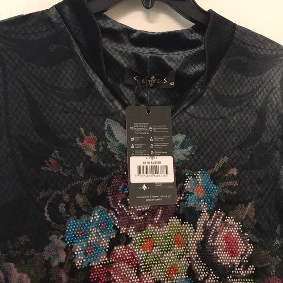 Velvet long sleeve floral maxi dress - Picture 2 of 8